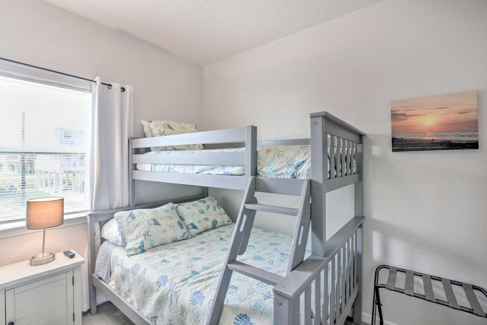 Surfside Beach Retreat With Deck And Ocean Views 외부 사진